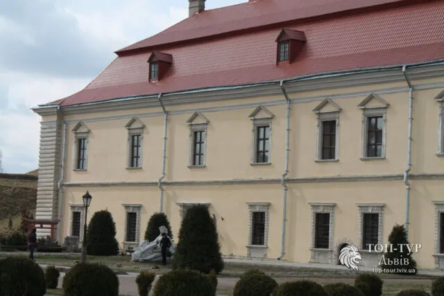 Зображення пропозиції: Екскурсія: Замки Львова і «Золотої підкови» Львівщини